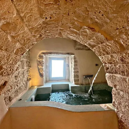 Occhi Di Luna - Luxury Homes