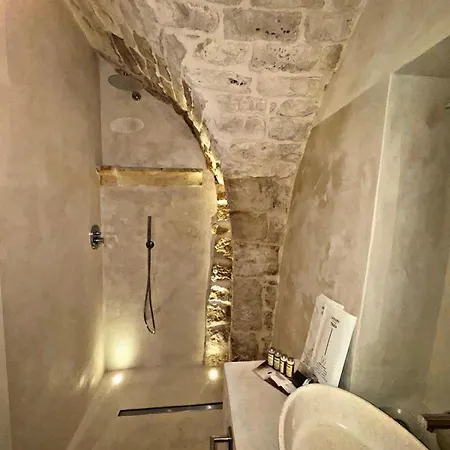 Occhi Di Luna - Luxury Homes